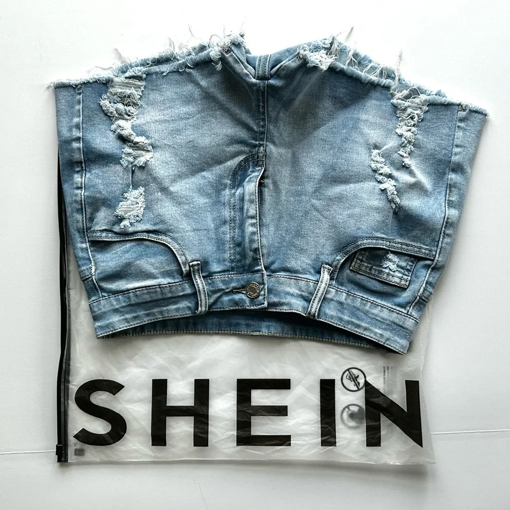 🌸NEW IN BAG SHEIN Jean Shorts. Size: 6 (Medium) - Picture 8 of 9